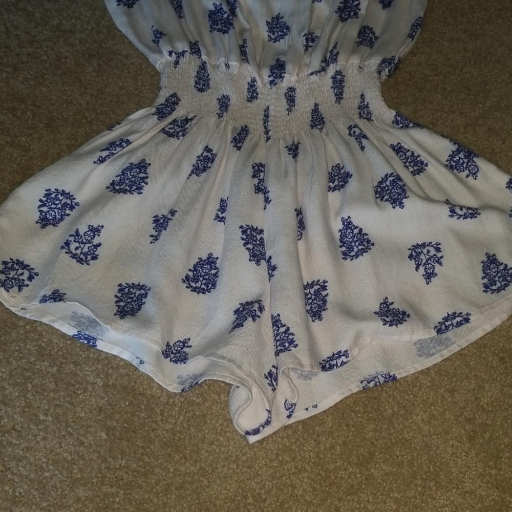 Romper - Picture 2 of 3